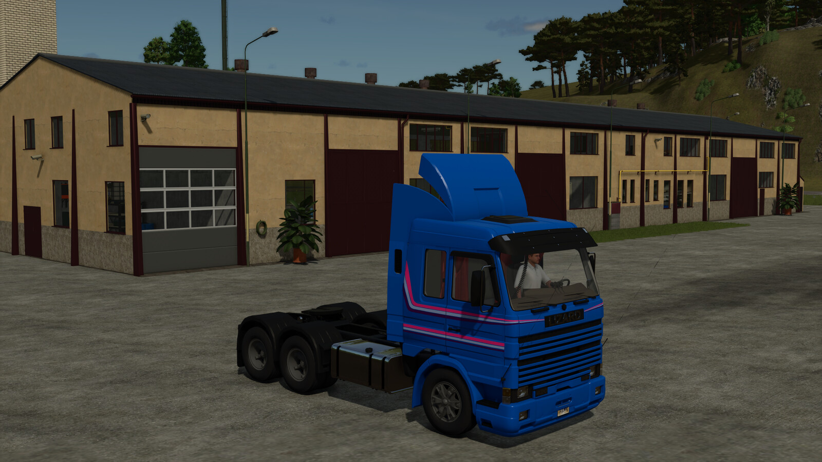 Lizard 113 Frontal - Thumbnail 1