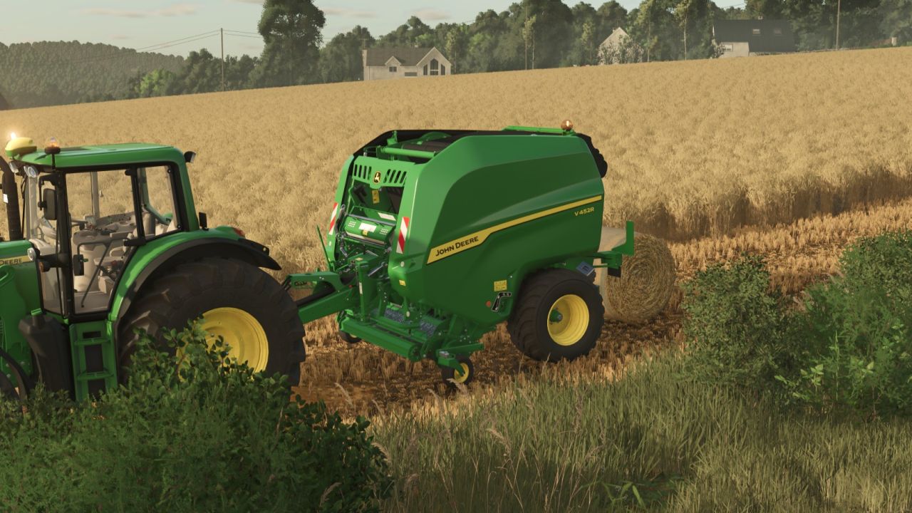 John Deere Round Baler - Thumbnail 1