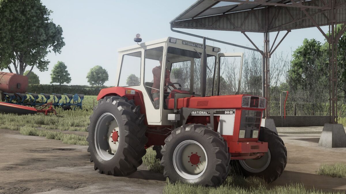 IH 844 SB Traktoren-Paket - Thumbnail 1